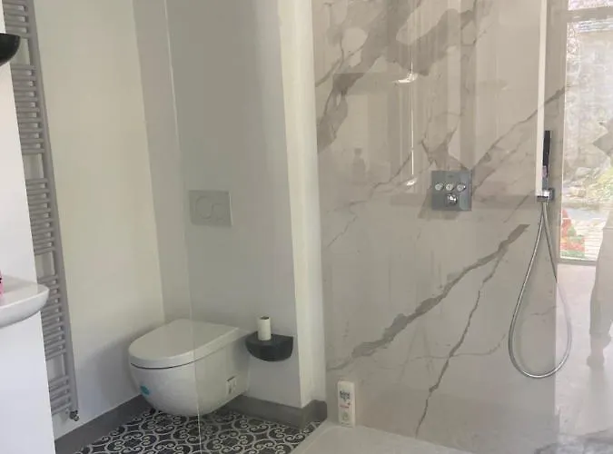 Cocon En Lisière De Forêt Bed & Breakfast 3*