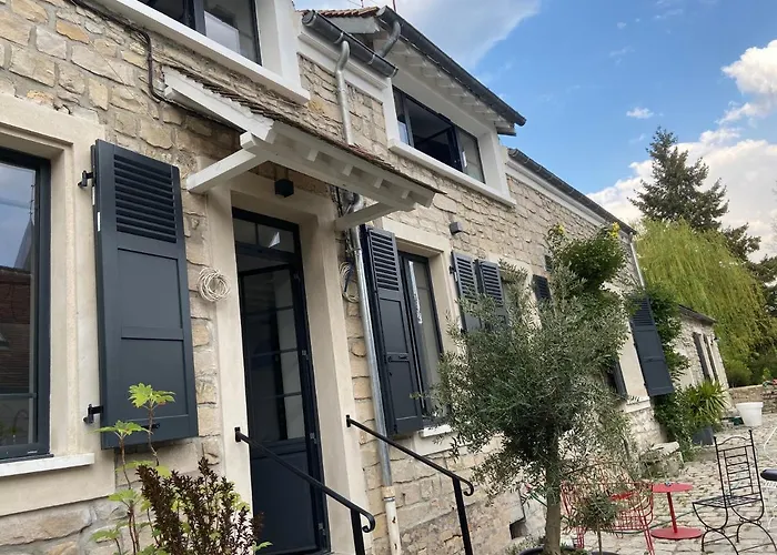 Cocon En Lisière De Forêt Bed & Breakfast 3*